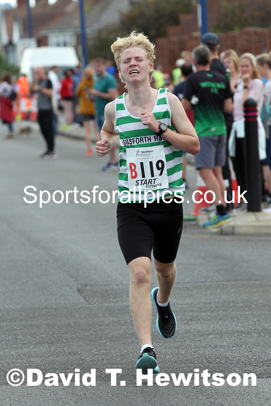 Mens under-17s 2021 Northern 6 and 4 Stage and Young Athletes Road Relays, Redcar. Photo: David T. Hewitson/Sports for All Pics